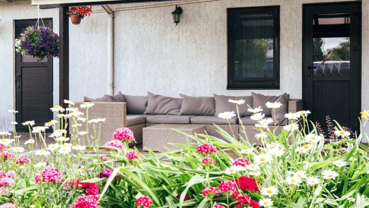 Flower Apartment Ventspils Bagian luar foto