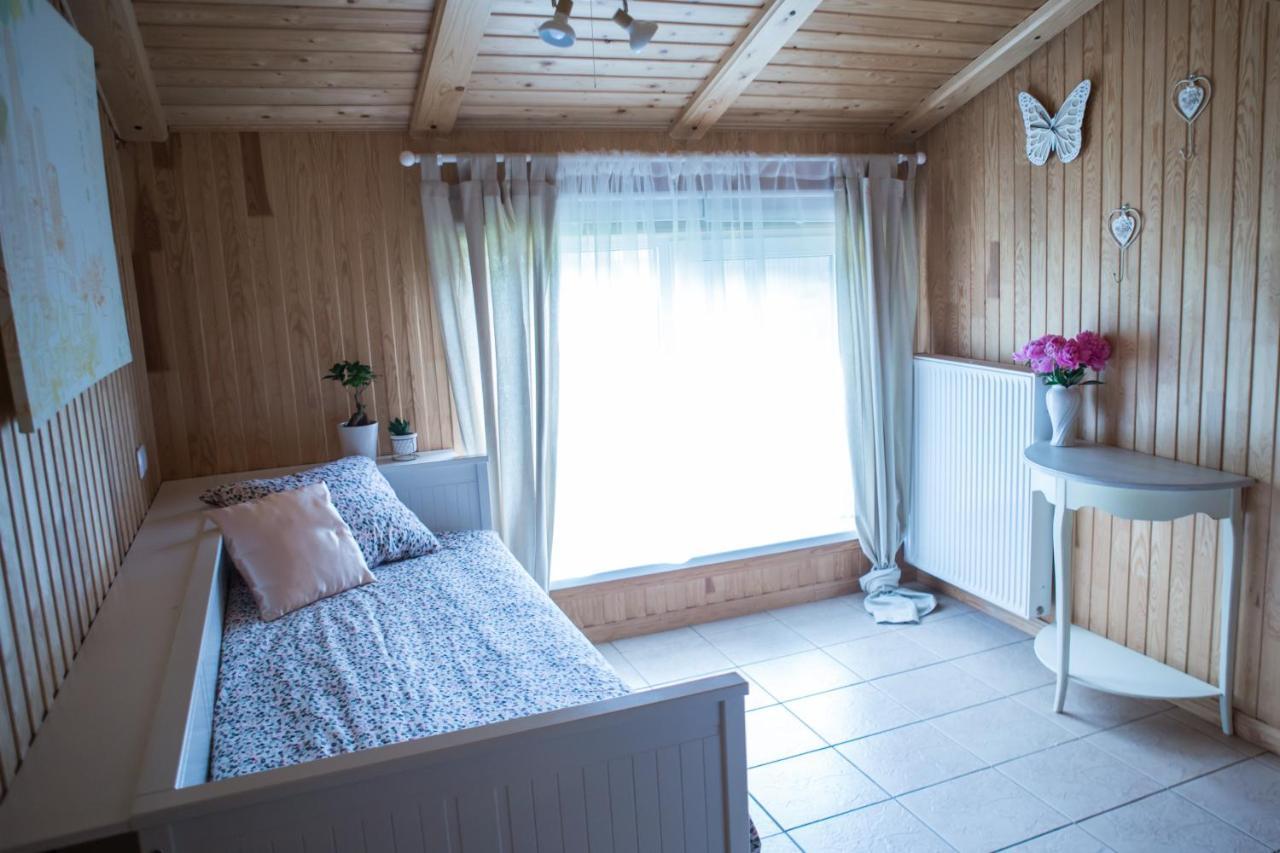 Flower Apartment Ventspils Bagian luar foto