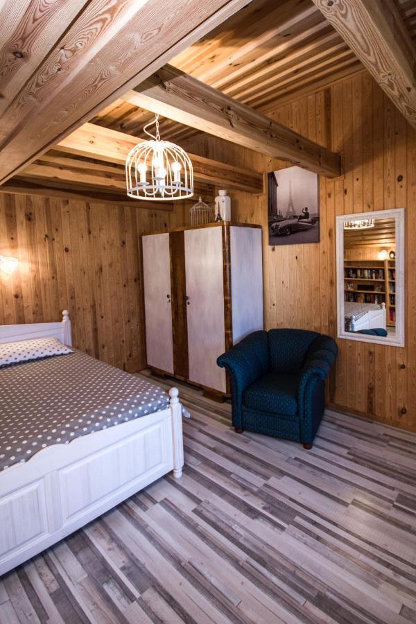 Flower Apartment Ventspils Bagian luar foto